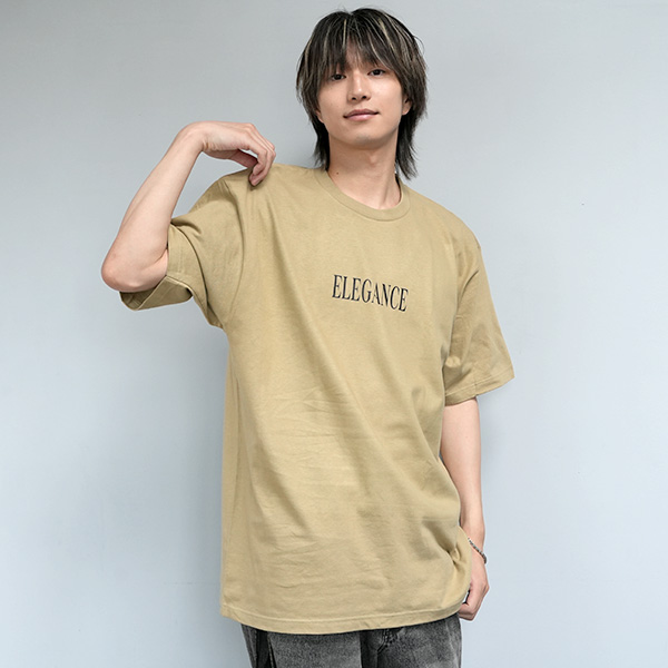 モデル：一ノ瀬しろ／身長178cm／XLサイズ／サンドカーキ着用