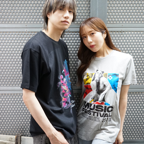 モデル：MOCA（右側）　身長162㎝／Mサイズ／ヘザーグレー着用