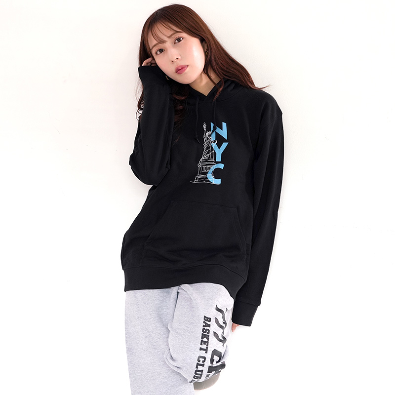 モデル：MOCA／身長162cm／Sサイズ／ブラック着用