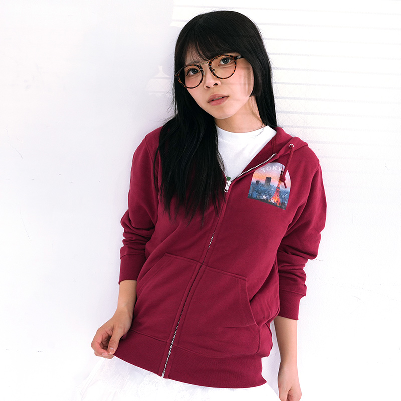 モデル：BERRY／身長148cm／バーガンディ／Sサイズ着用
