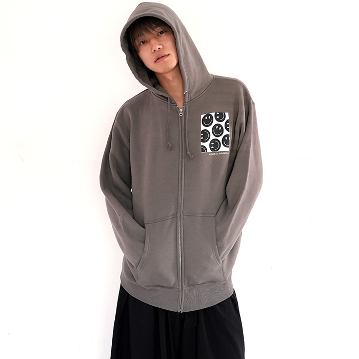 モデル：一ノ瀬しろ／身長178cm／XLサイズ／セメント着用
