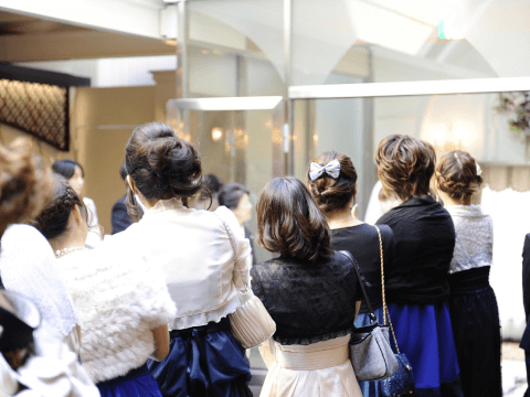 【年代別】結婚式のお呼ばれドレスコーデを紹介♪レンタルドレスのおすすめショップも