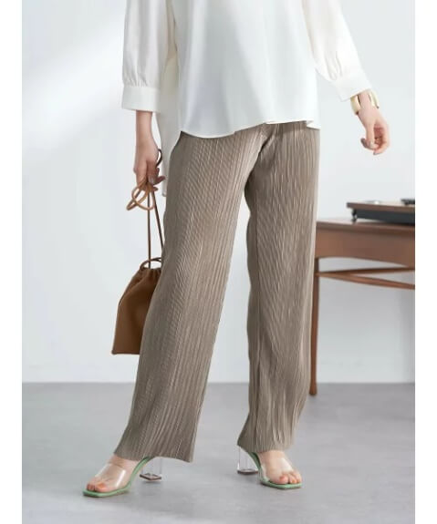 プリーツパンツでこなれ感 スタイルアップを両立 最旬おしゃれコーデ10選 Torothy トロシー