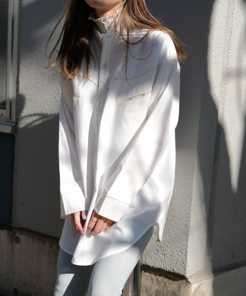 21年 白シャツ コーデ 着こなすコツを紹介 カジュアルもきれいめもこれ1枚でok Torothy トロシー