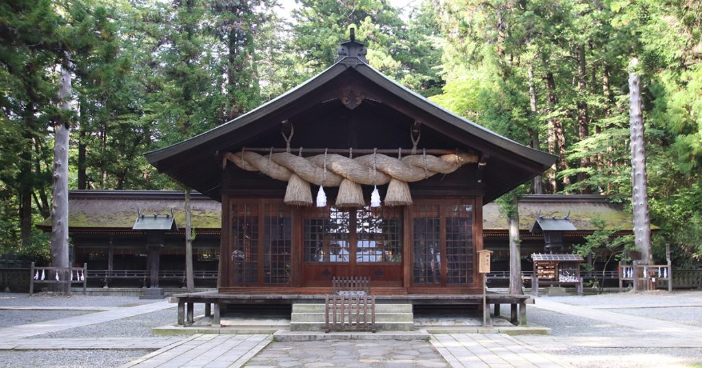 Amazon.com: 諏訪信仰の中世―神話・伝承・歴史: 9784838232888