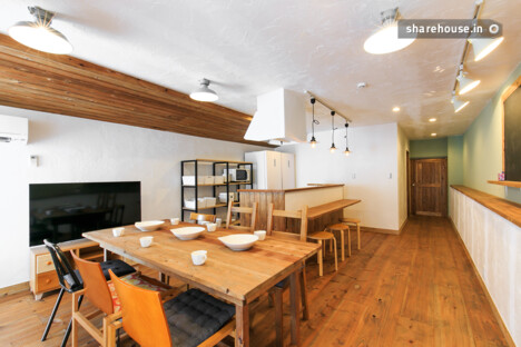 BEEHIVE HOUSE 神宮前