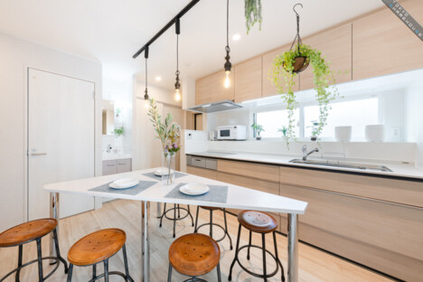 [New!] M ROSE K: A cozy women-only share house near Haneda. Bright private rooms and a living room where eight residents can meet at a comfortable distance. Start your new life in a home where you can relax and still cherish your own time.