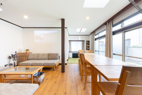 [New!] cominka : 杉並区 浜田山の閑静な住宅街に佇む古民家を改装したシェアハウス。家族経営のアットホームな雰囲気に包まれた空間には、7つの個室、広々としたリビングと庭も。入居者と一緒につくる心地よい暮らしの場で、国際交流も楽しめます。