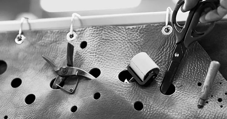 工房風景：皮革星象圖