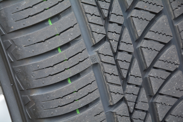 オールシーズンタイヤとは 雪道の走行性やコスパなど徹底調査 特集 コラム 激安タイヤ交換 東京タイヤ流通センター オールシーズンタイヤとは 雪道の走行性やコスパなど徹底調査 特集 コラム 激安タイヤ交換 東京タイヤ流通センター