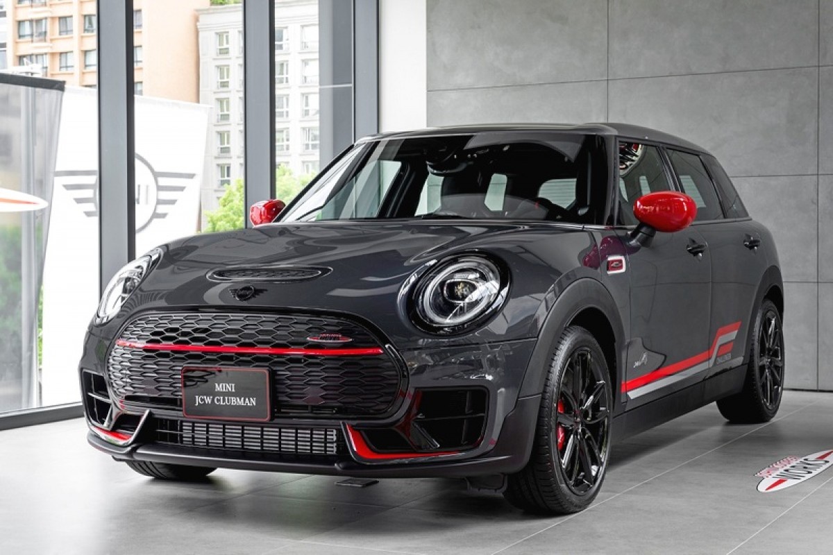 Mini JCW Clubman ALL4 Challenger Edition有Thunder Grey車身塗裝、Melting Silver車頂、Chili Red後視鏡外蓋。