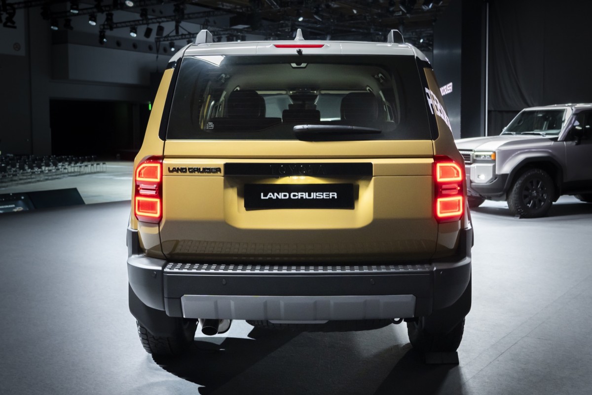 Land Cruiser 250的尾門不再是側開方式,而且尾窗還可以獨立開啟,便利性提升不少。