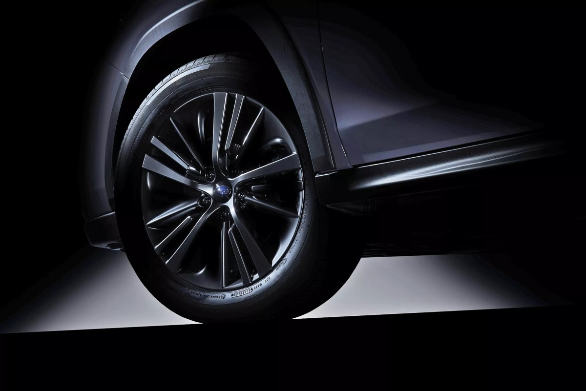 輪圈也採用了新款的設計,此外懸吊系統的加高將會是這輛車的重點。