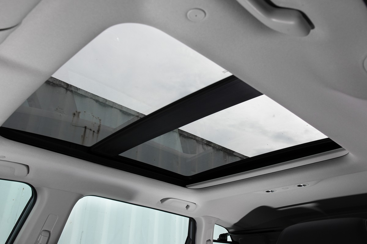 全景天窗可讓乘坐感受更加開闊。