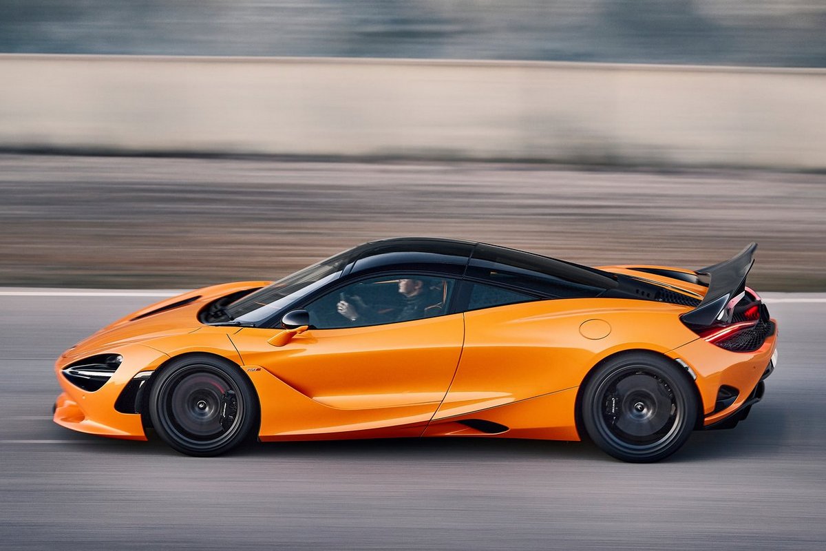 澳洲規定凡馬力重量比高於370馬力/噸的車輛必須有U級駕照才能上路。