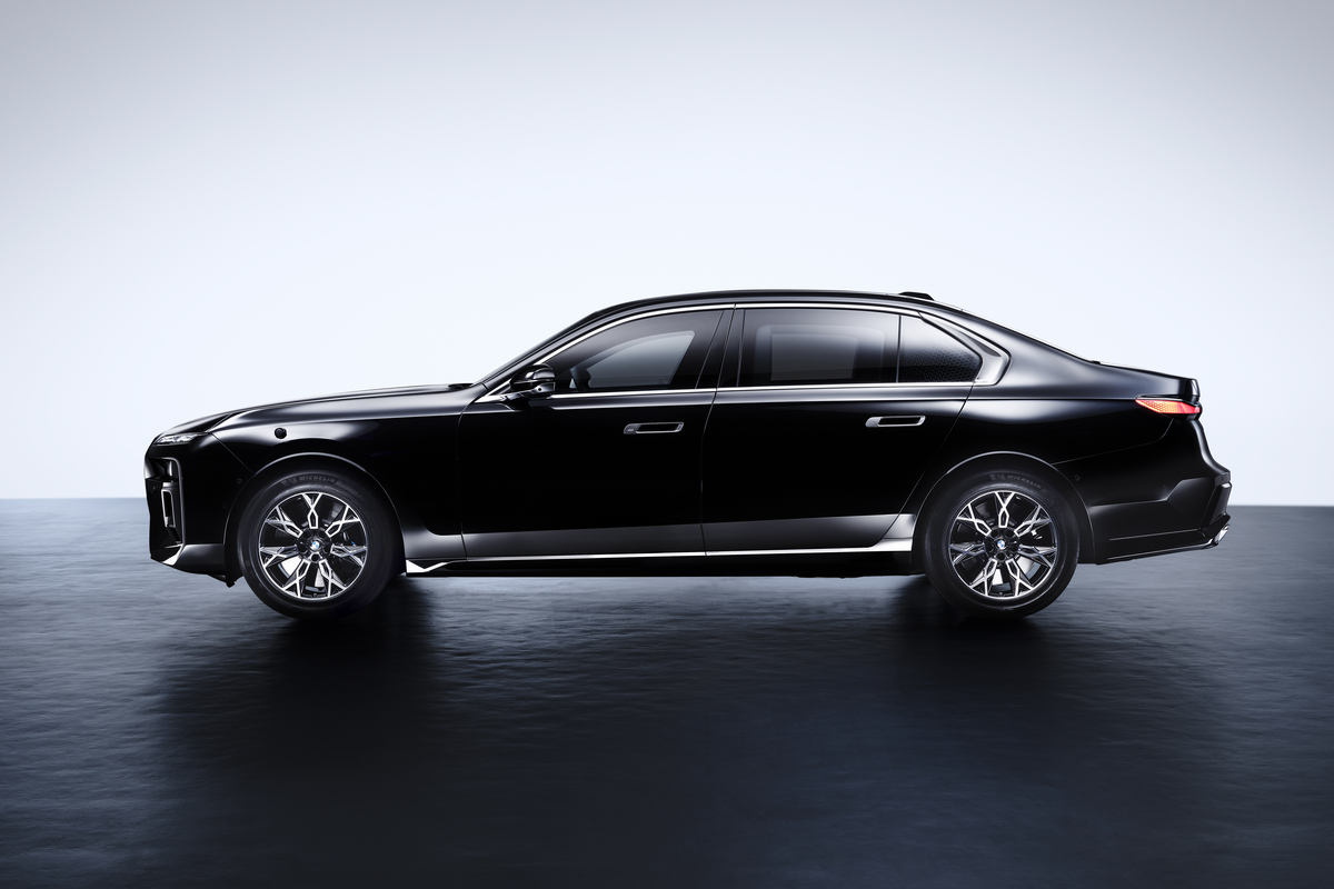 BMW針對有特殊需求的買家推出7 Series/i7 Protection裝甲防護車。