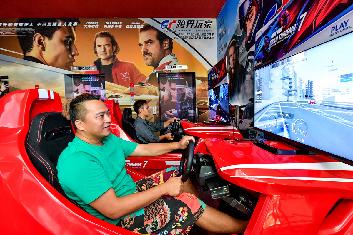 【車勢星聞】電影《GT:跨界玩家》真實主角充當替身車手,征服世界各地知名賽道。(圖:索尼影業提供)