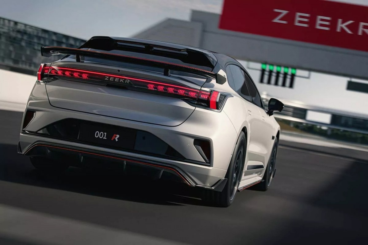 車輛配置顯眼的空力套件,但是大家其實更想要知道性能數據表現究竟如何。