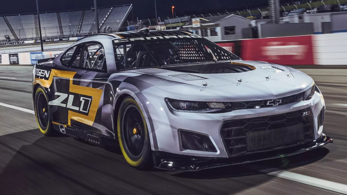 NASCAR競爭也相當激烈,其中很多超車鏡頭也常常是網路上的熱門影片,相信這將會吸引許多人關注到NASCAR賽事。