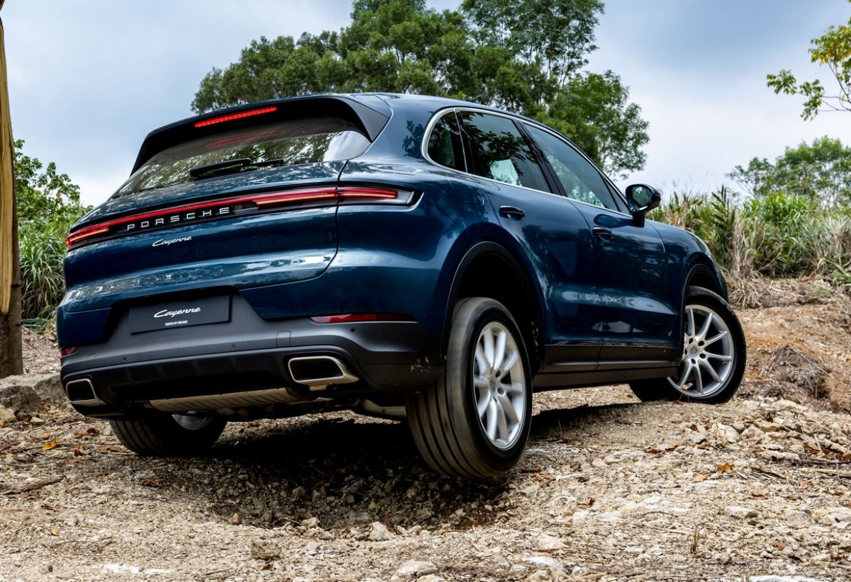 就算雨天泥濘地,面對砲彈坑、險降坡、斜陡坡等關卡還是能輕鬆通過。