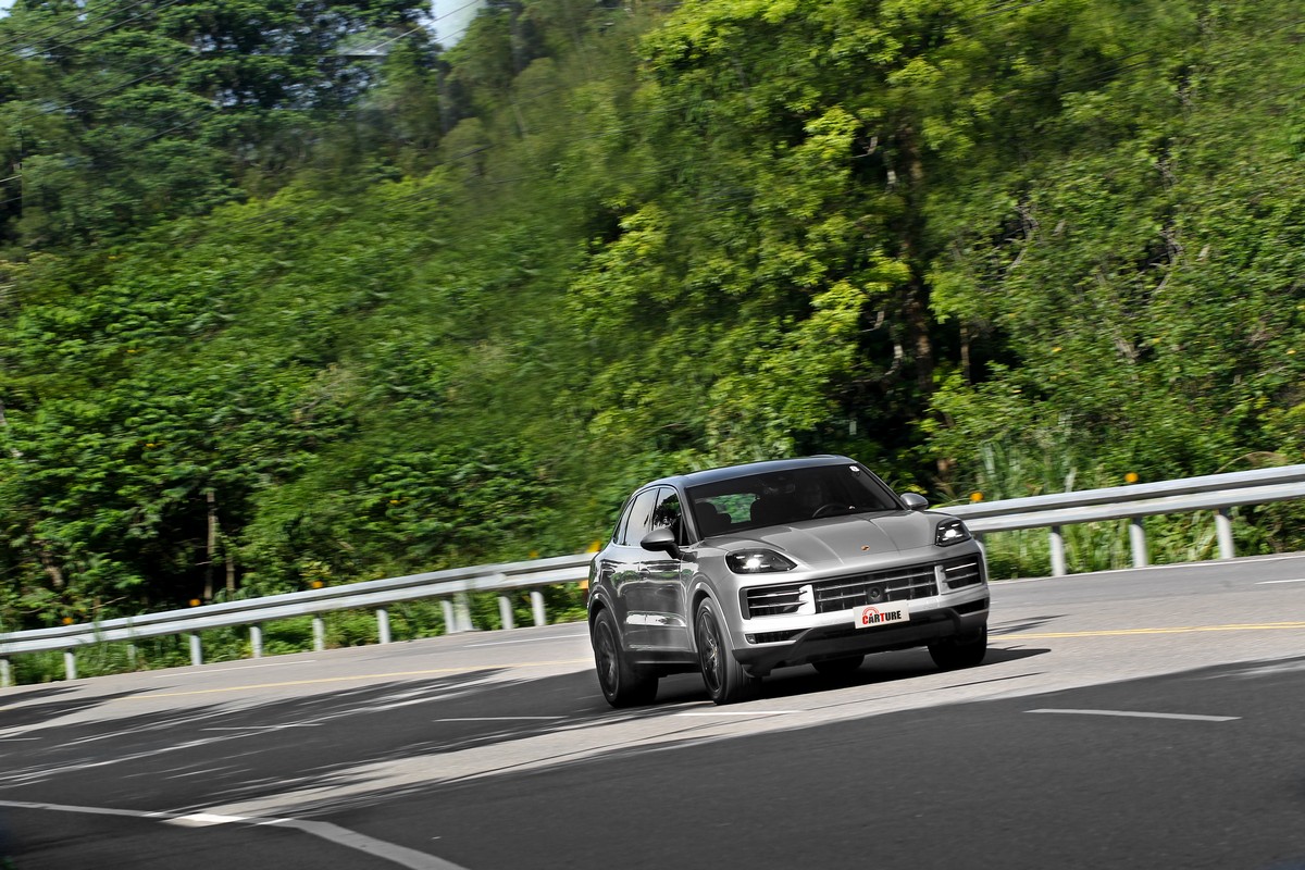 小改Cayenne於懸吊有進行升級,操駕表現又比以往來得更精湛。