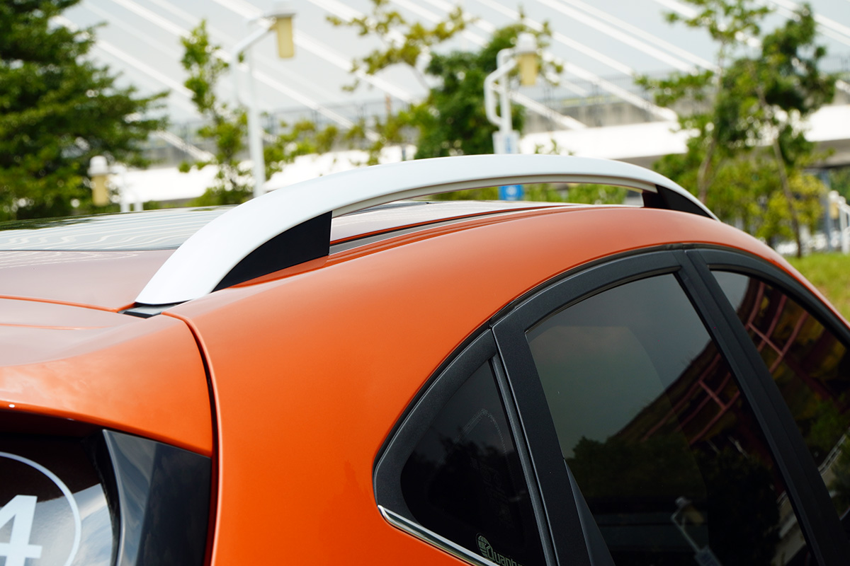 車頂行李架可負重75公斤,具實際運載機能,除美觀外還具實用性。