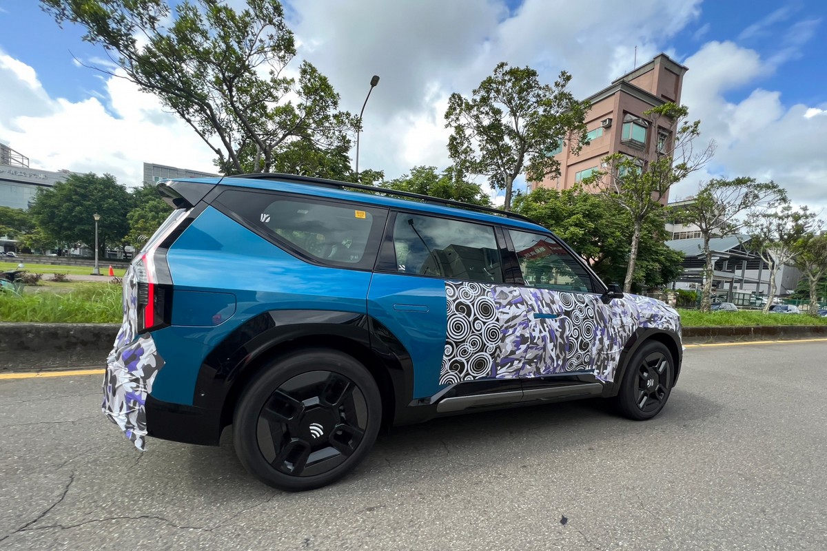 近日EV9在國內被捕獲了。