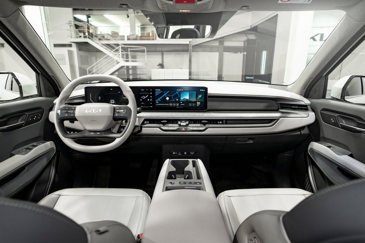 EV9座艙採用簡約設計。