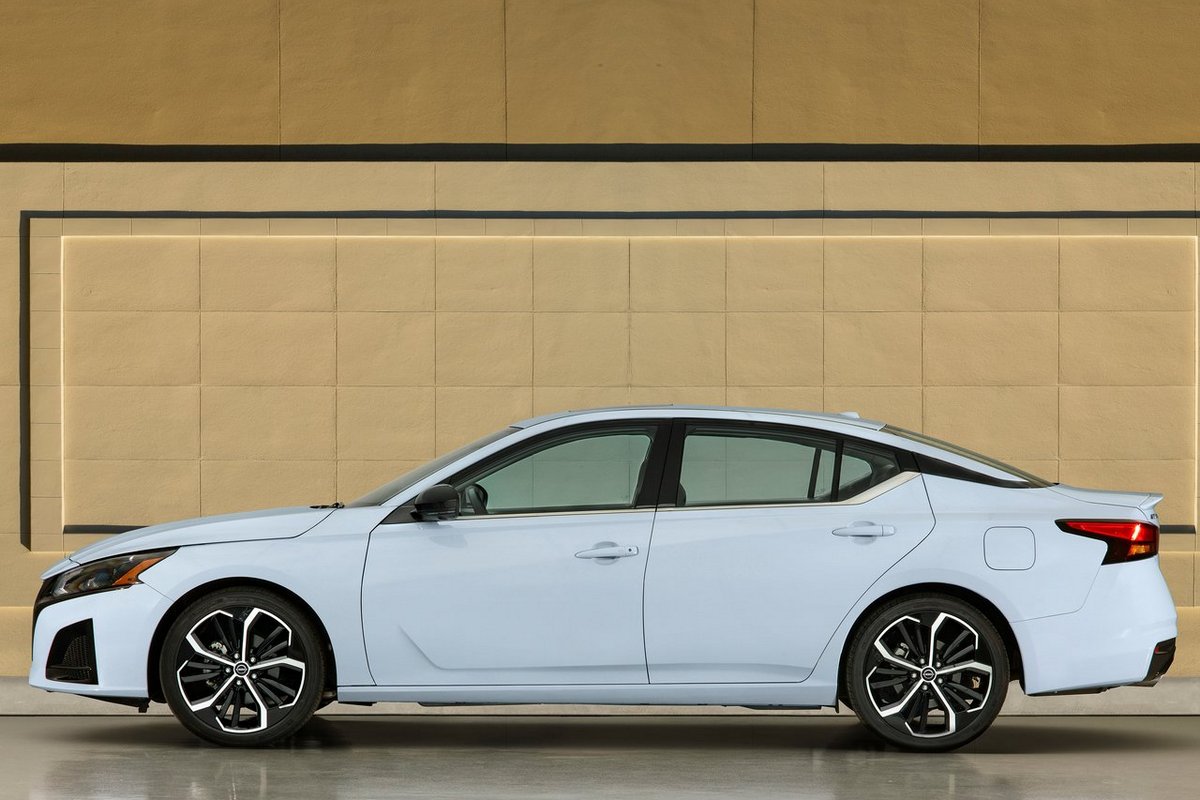 另一消息傳出Nissan在2026年會推出新的電動房車。