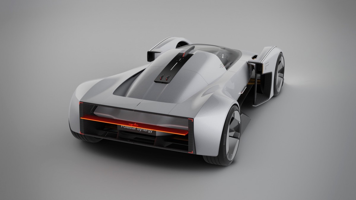 整輛車周遭圍繞著許多超大開口的空力設計,富有前衛感受相當令人喜愛。