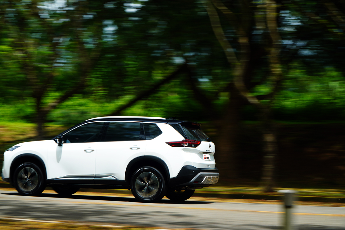 X-Trail輕油電動態頗為輕盈,操控性在水準之上。