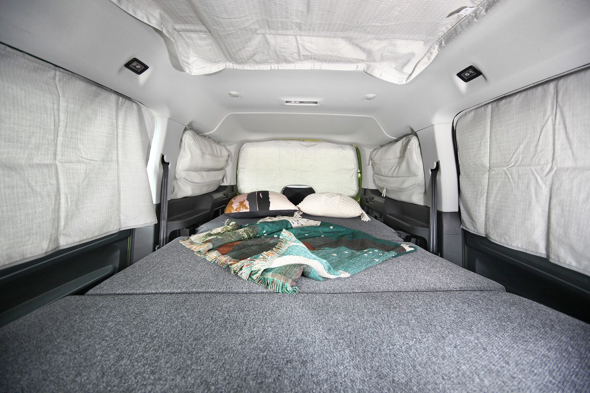 環艙遮陽簾可提升隱私阻隔陽光照射。