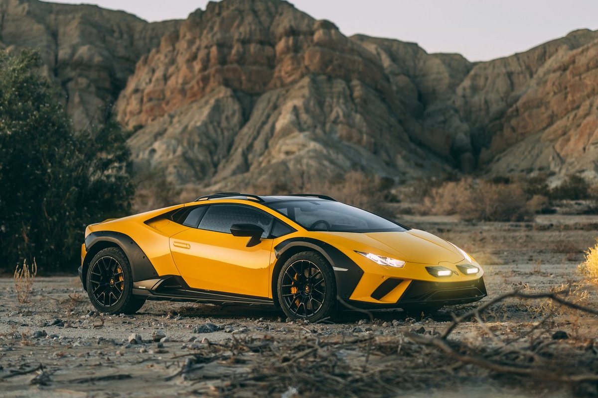 Huracan Sterrato除外觀有越野裝扮,離地高度也比一般Huracan增加44mm。