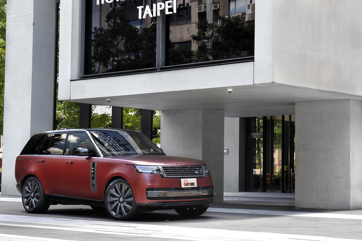 超級SUV,這樣的稱號放在Range Rover P530 SV SWB絕對名符其實。