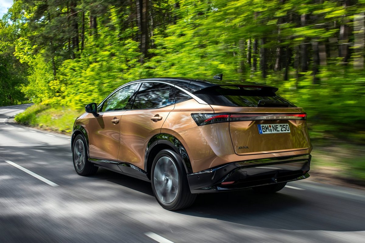 近日外媒拍到Ariya Nismo在進行測試,動力部分還不知道規格,但希望不要像Z Nismo才提升一點點。