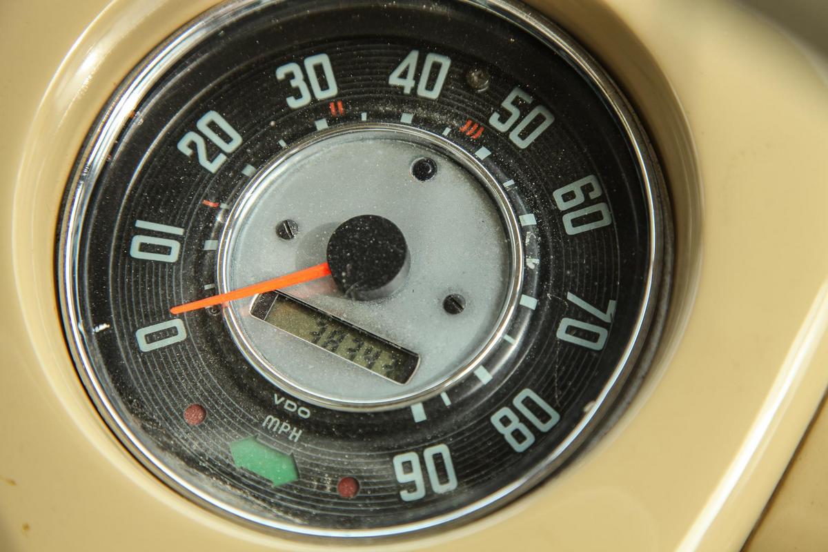 儀表里程顯示38,343公里。