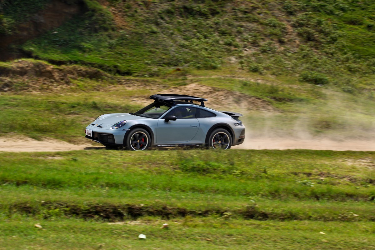 配備的前後軸抬升系統可讓前後軸高度額外增加30mm。