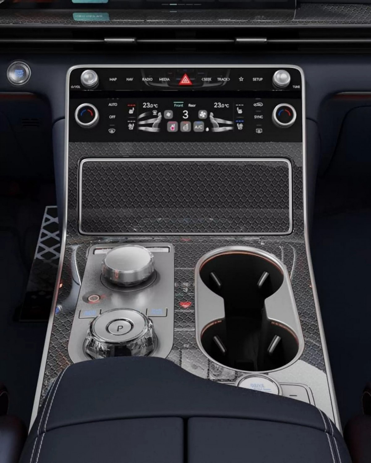 中控台的控制介面也獲得更新,現在也擁有更大的擲杯架以及無線充電板。