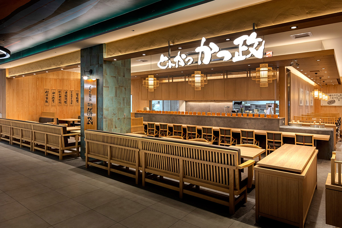 《靜岡勝政日式豬排》進駐「裕隆城 誠品生活新店店」。