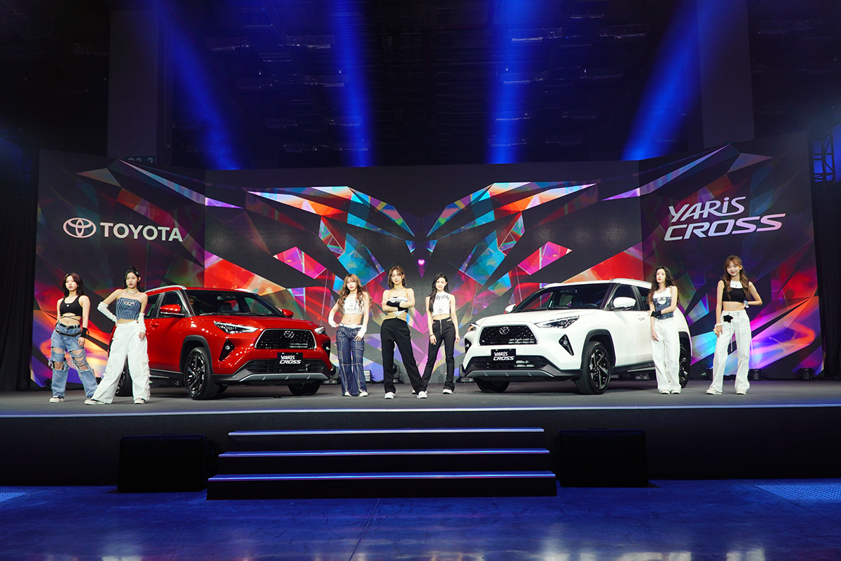 Toyota總代理和泰汽車全新Yaris Cross新車上市發表會邀請《未來少女》節目中幻藍小熊GENBLUE成員(左起)Ayeon、容容、Bido、XXIN(心茗)、許媛媛、毓、采甄出席擔任表演嘉賓演唱「TRIP」。
