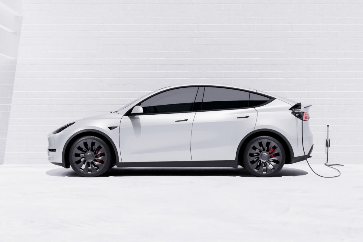 特斯拉Model Y除了在中國推出更新款,現在也在美國推出了入門後驅版本。