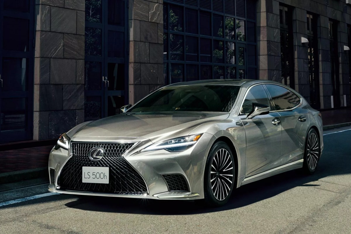 Lexus LS在豪華旗艦房車市場已經競爭力不足,原廠現在透過微幅更新讓車輛的科技感受更好。