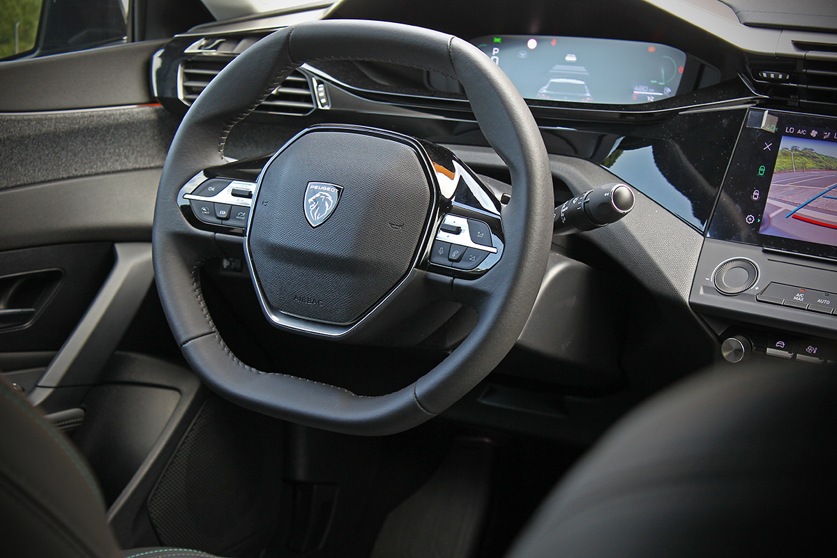 PEUGEOT堪稱當今質感營造最強品牌,408更是當中的佼佼者。