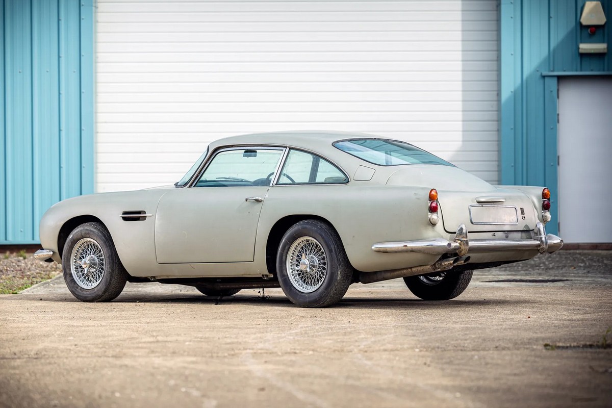 11/4蘇富比拍賣會又有一輛DB5要拍賣了。