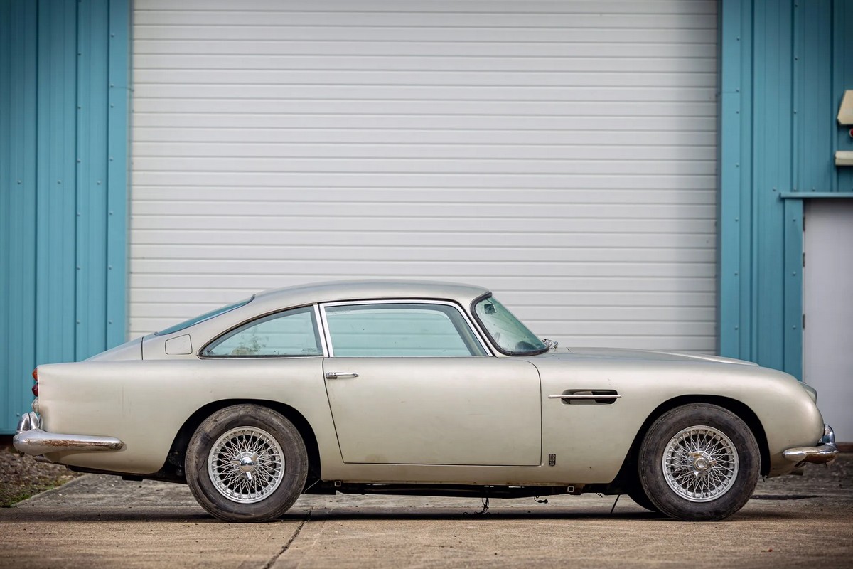 這輛DB5價格不會太高,因為全車皆要待修。