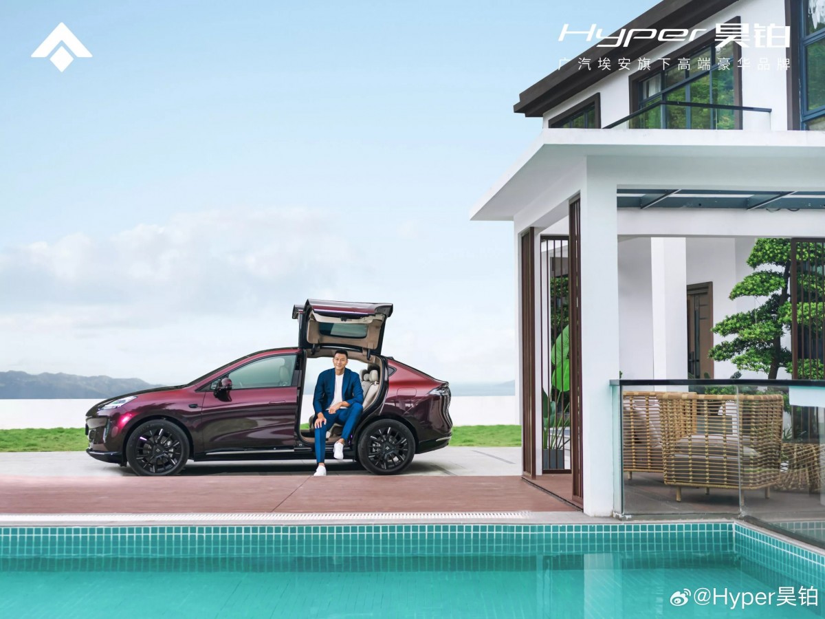 車身大小部分不如Model X, 車長4,935mm、寬1,920mm,高1,700mm、軸距2,935mm。