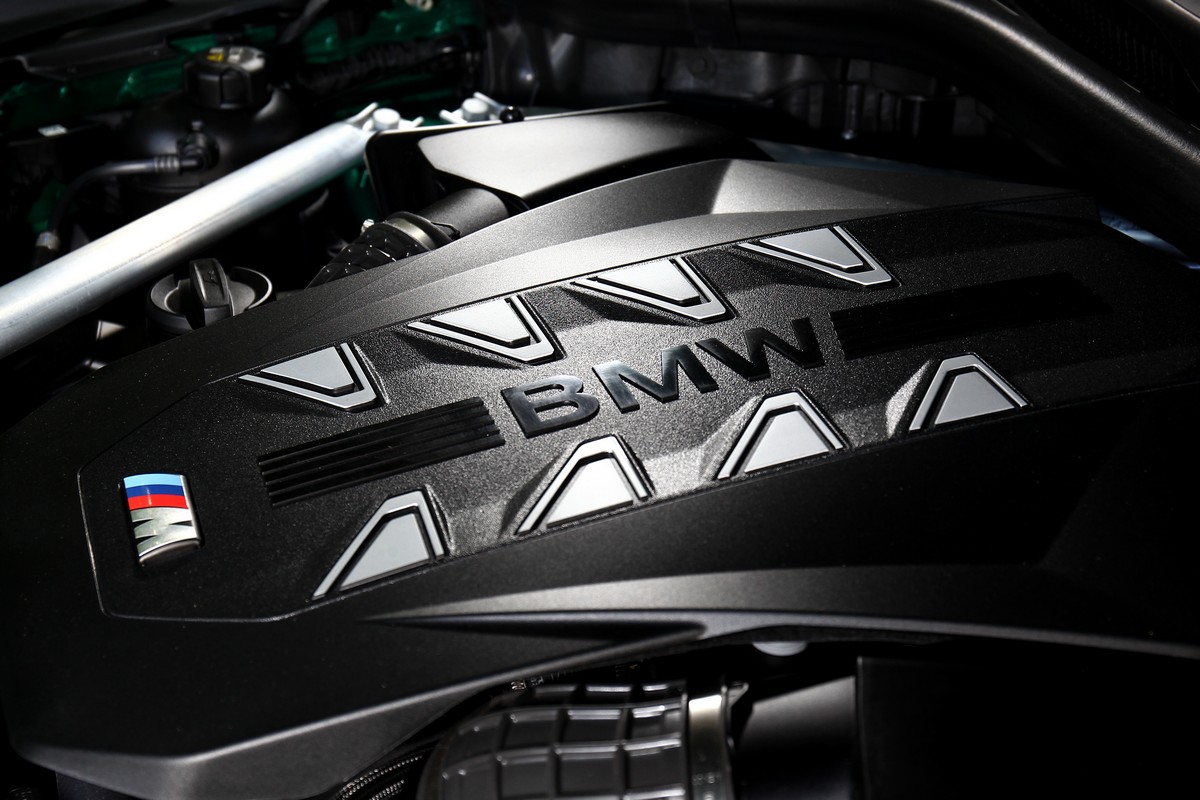 X6 M60i搭載S68 4.4升V8渦輪引擎+48V輕油電,具有530hp/76.5kgm輸出。