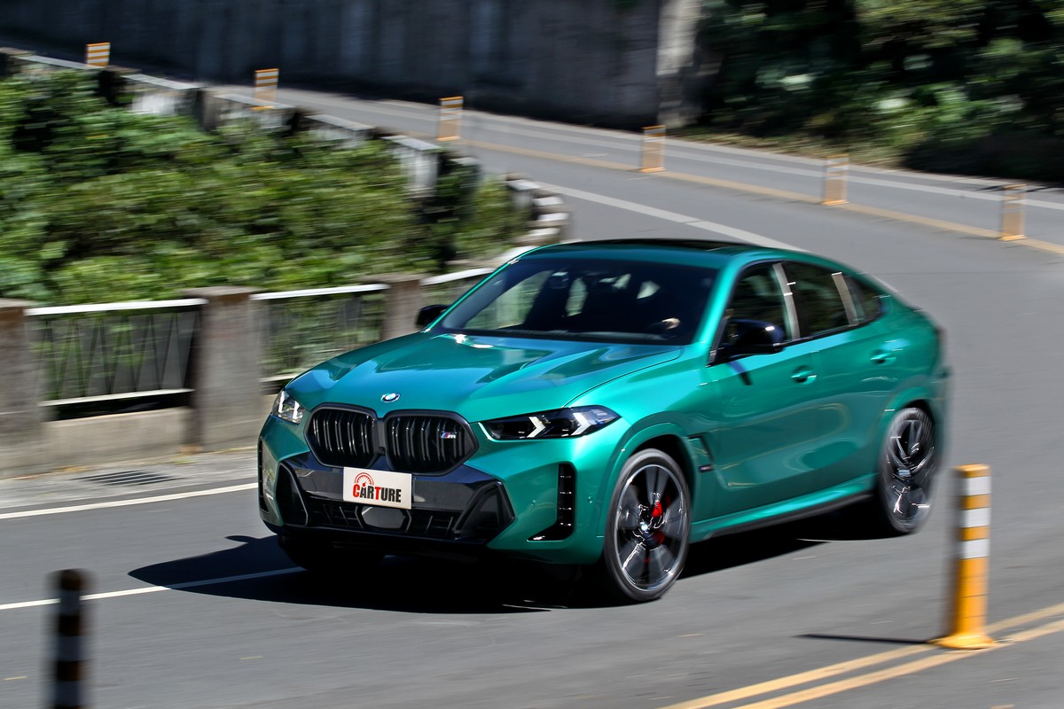 在Sport+模式下整體反應讓X6 M60i有著如跑車般的表現。