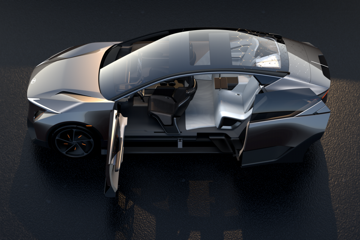 LF-ZL車長來到5.3公尺,而側滑門加上無B柱的設計讓空間看起來更大。