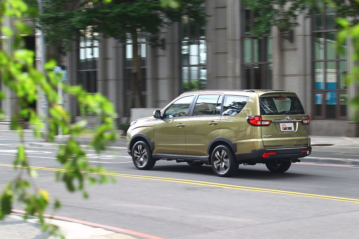 LEVEL 2先進駕駛輔助系統不僅可大幅減低長時間駕駛的生理與心理負擔,同時令長途旅程更加輕鬆也安全。